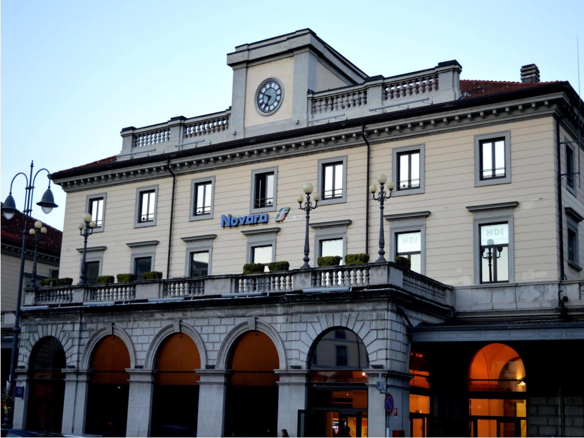 Hotel Stazione Novara Buitenkant foto