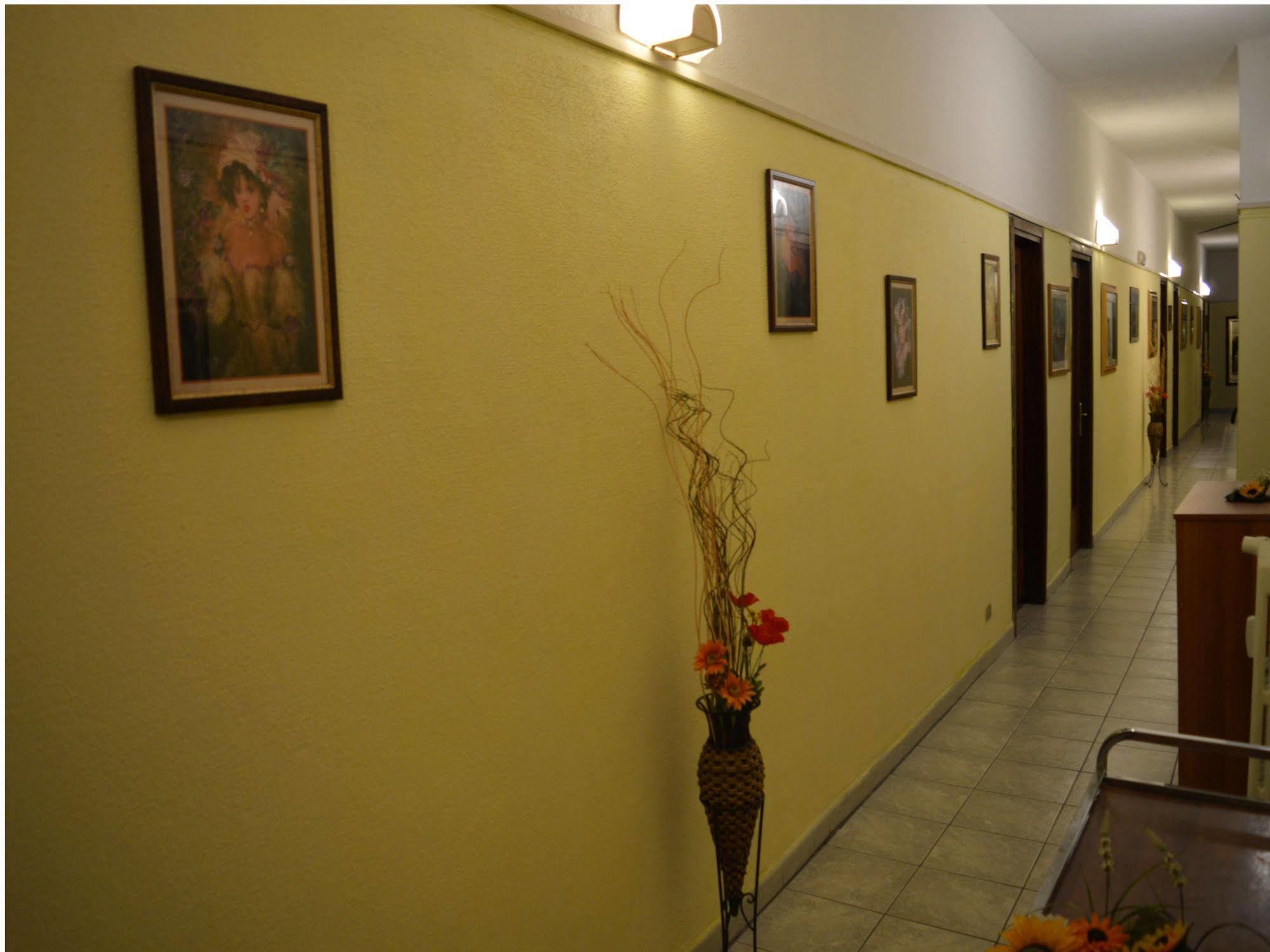 Hotel Stazione Novara Buitenkant foto
